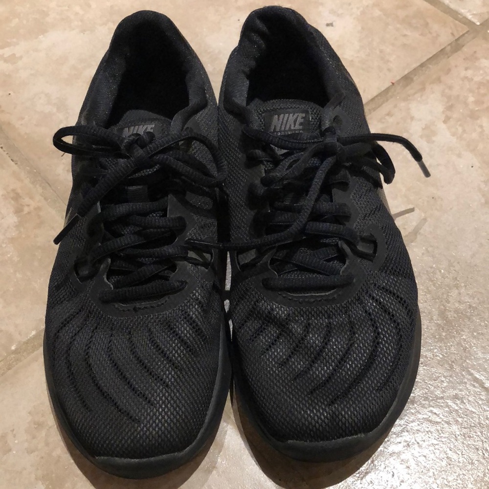 All Black Nike TR7 Shoes